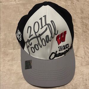 Wisconsin Badgers Hat 2011 Big Ten Champions Adjustable‎ Locker Room Edition Hat